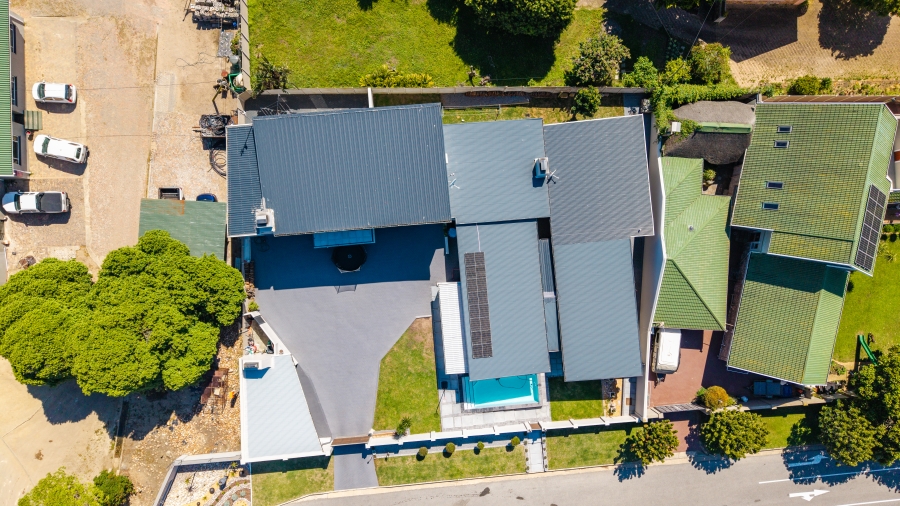 4 Bedroom Property for Sale in Mossel Bay Central Western Cape